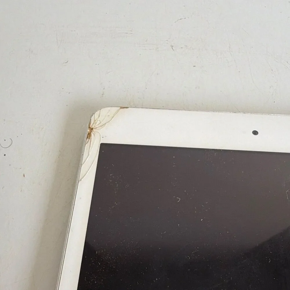 Apple screen cracked